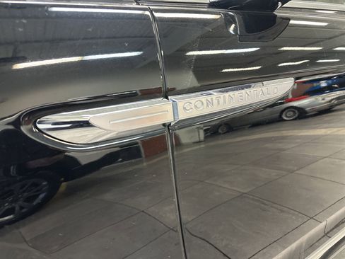 Used 2018 Lincoln Continental Reserve w/ Continental Climate Package image 6