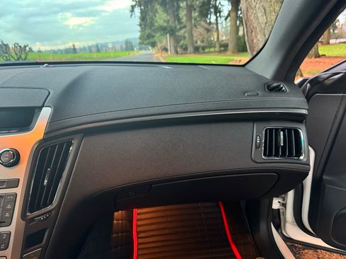 Used 2012 Cadillac CTS Coupe image 17