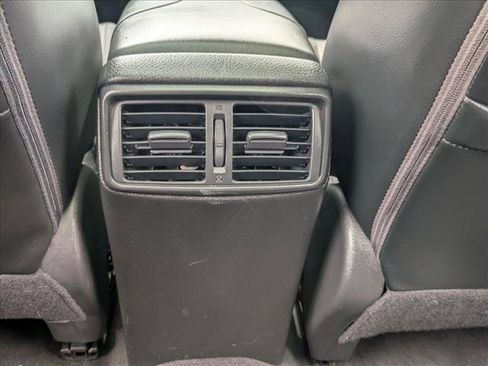 Used 2018 Nissan Rogue SL w/ Premium Package FWD image 18