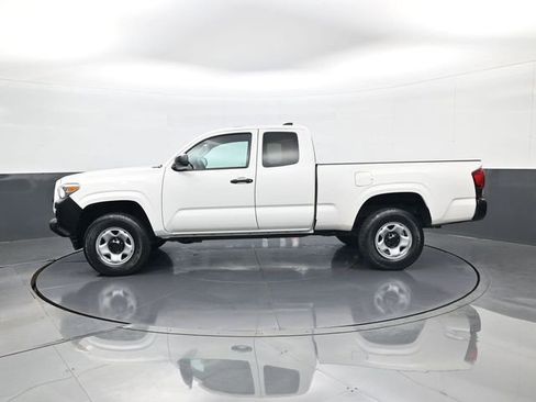 Used 2021 Toyota Tacoma SR RWD image 8