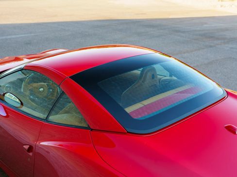 Used 2015 Ferrari California T RWD image 95