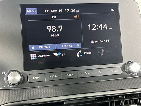 Used 2023 Hyundai Kona SE image 21