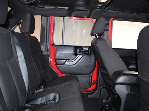 Used 2018 Jeep Wrangler Unlimited Sport S AWD/4WD image 22