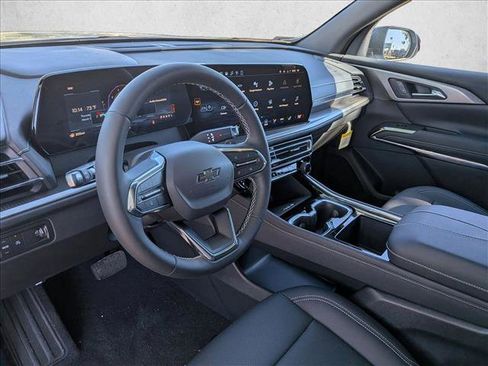 New 2026 Chevrolet Traverse LT w/ Midnight/Sport Edition FWD image 3