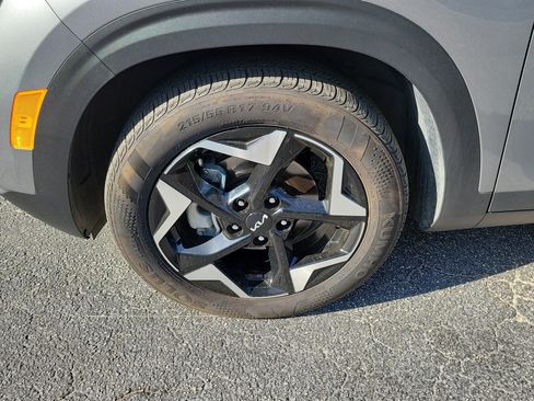 Used 2025 Kia Seltos S FWD image 5