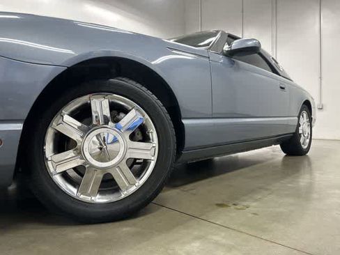 Used 2005 Ford Thunderbird RWD image 23
