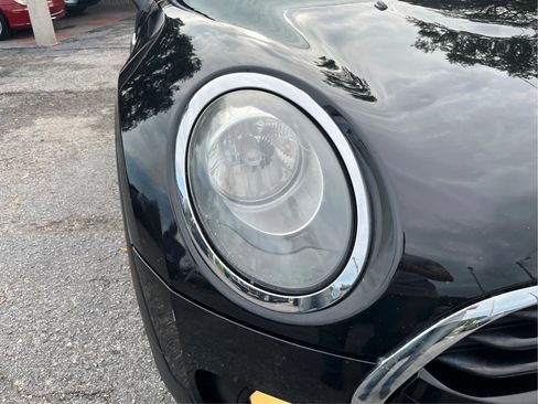 Used 2017 MINI Cooper Clubman ALL4 AWD/4WD image 9