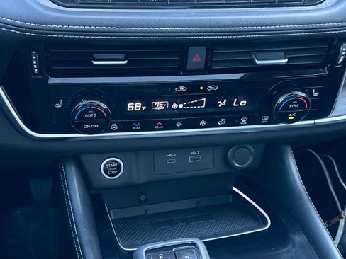 Used 2021 Nissan Rogue Platinum image 26