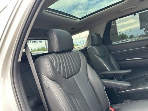 Used 2024 Hyundai Palisade Limited AWD/4WD image 38