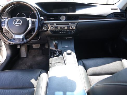 Used 2015 Lexus ES 350 4dr Sdn w/ Premium Package image 17