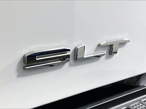 Certified 2022 GMC Sierra 1500 SLT w/ SLT Convenience Package RWD image 10