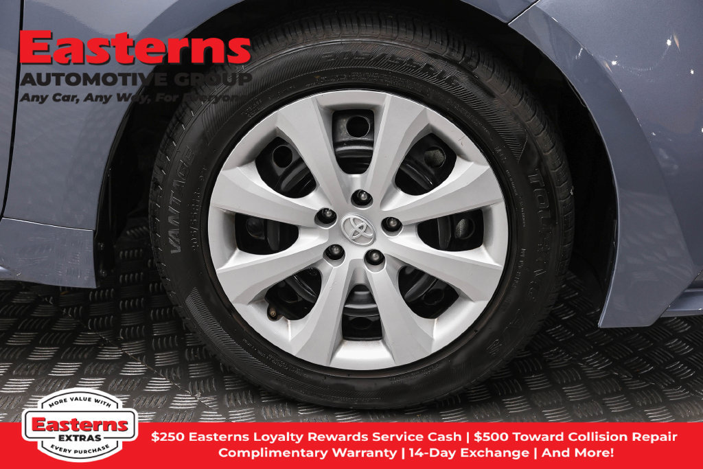 Used 2025 Toyota Corolla LE FWD image 32