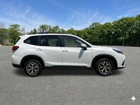 Used 2023 Subaru Forester Premium AWD/4WD image 10