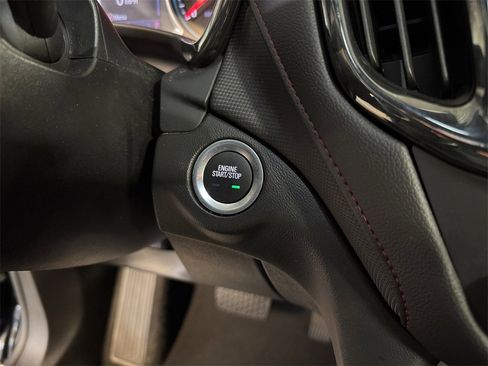 Used 2022 Chevrolet Equinox RS w/ Infotainment Package image 29