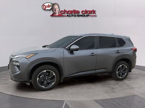 Certified 2025 Nissan Rogue SV image 1