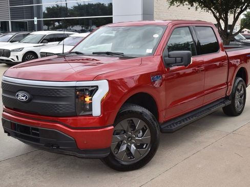 Certified 2025 Ford F150 Lightning Flash AWD/4WD image 44