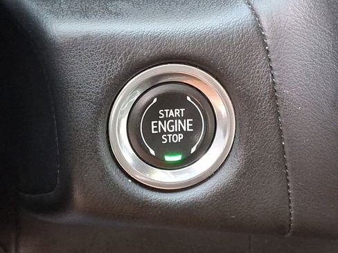 Used 2022 Chevrolet Suburban LT image 24