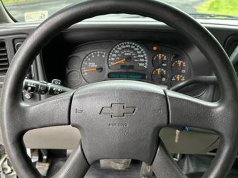 Used 2005 Chevrolet Tahoe 4WD w/ Skid Plate Package image 7