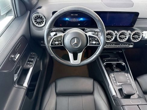 Used 2023 Mercedes-Benz GLB 250 image 10