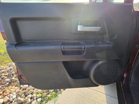 Used 2007 Toyota FJ Cruiser 4WD w/ Convenience Pkg image 13