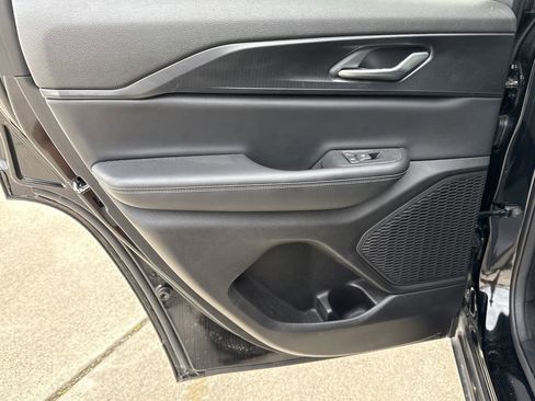 Used 2024 Jeep Grand Cherokee Altitude RWD image 23