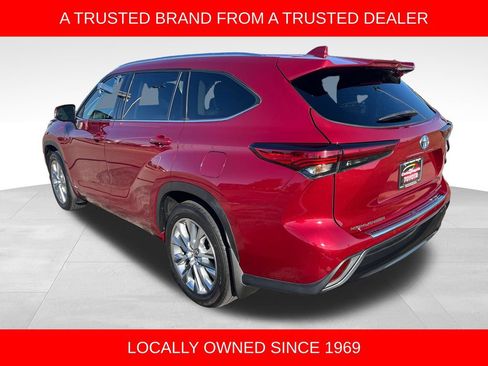 Used 2023 Toyota Highlander Limited AWD/4WD image 3