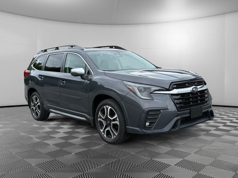 Used 2023 Subaru Ascent Limited w/ Technology Package AWD/4WD image 7