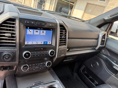 Used 2019 Ford Expedition Max XLT w/ Equipment Group 202A AWD/4WD image 21