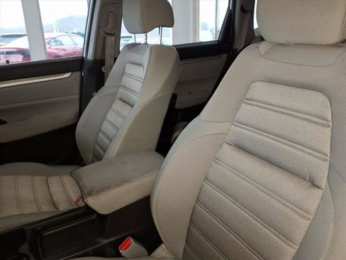 Used 2017 Honda CR-V LX image 10