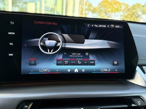 Used 2025 BMW X1 M35i w/ Shadowloine Package image 29