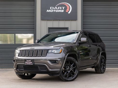 Used 2021 Jeep Grand Cherokee Laredo X AWD/4WD image 3