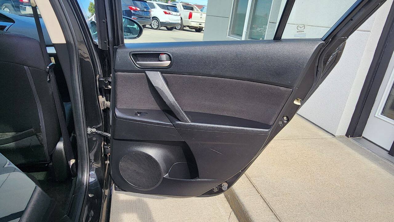 Used 2013 MAZDA MAZDA3 i Sport FWD image 20