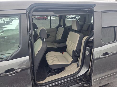 Used 2016 Ford Transit Connect XLT image 10