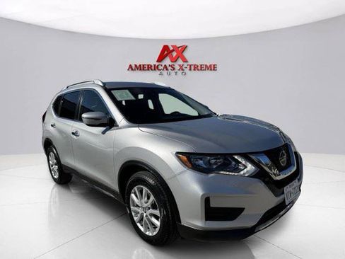 Used 2018 Nissan Rogue SV FWD image 8