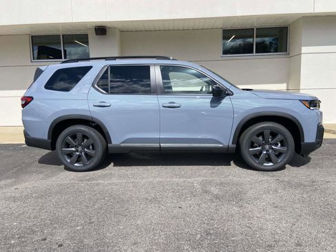 New 2026 Honda Pilot Sport image 2