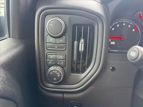 Used 2025 Chevrolet Silverado 2500 Custom w/ Custom Value Package image 20