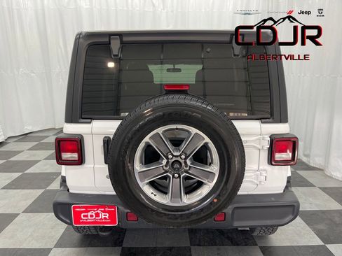 Used 2020 Jeep Wrangler Unlimited Sahara AWD/4WD image 7