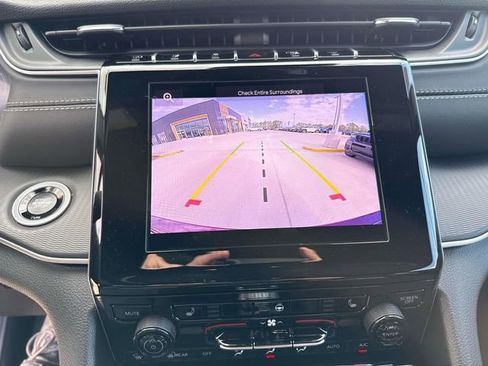 New 2025 Jeep Grand Cherokee Altitude RWD image 19