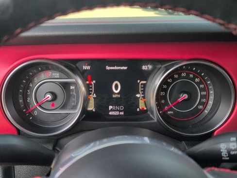 Used 2022 Jeep Wrangler Unlimited Rubicon w/ LED Lighting Group AWD/4WD image 11