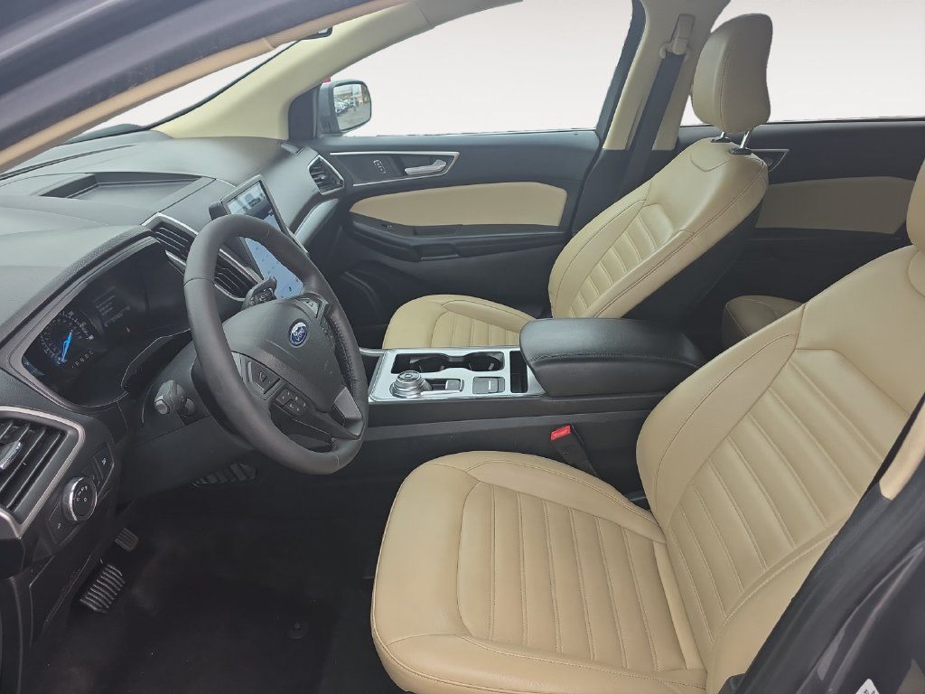Used 2022 Ford Edge SEL AWD/4WD image 9