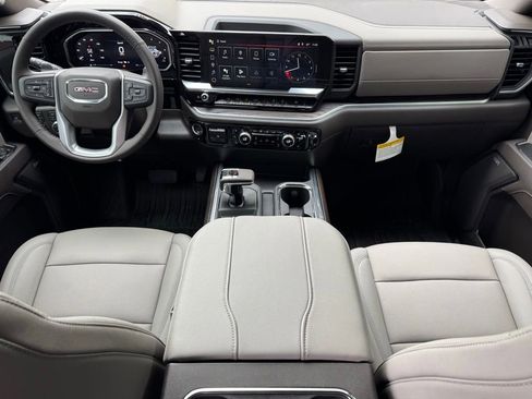 New 2026 GMC Sierra 1500 SLT AWD/4WD image 17