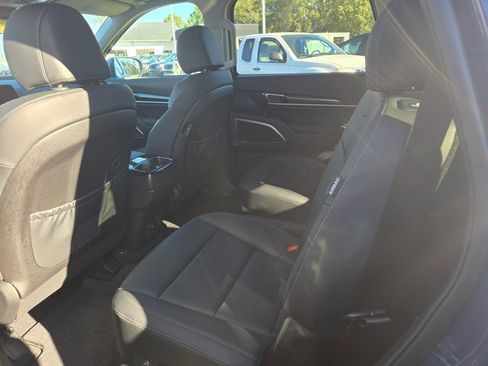 New 2025 Kia Telluride S image 19