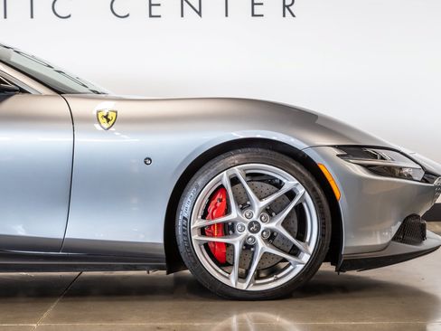 Used 2021 Ferrari Roma RWD image 14