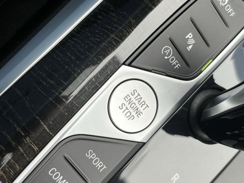 Used 2021 BMW 330i xDrive Sedan w/ Convenience Package image 31