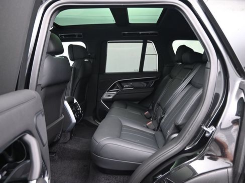 Used 2025 Land Rover Range Rover SE AWD/4WD image 28