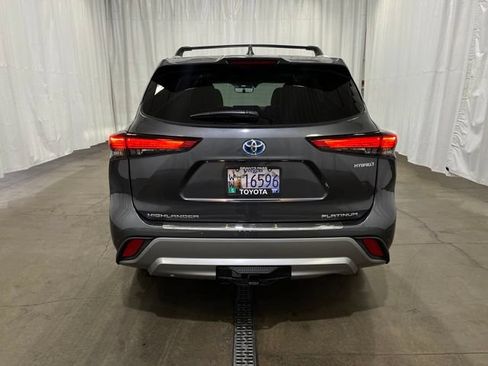 Used 2023 Toyota Highlander Platinum AWD/4WD image 5