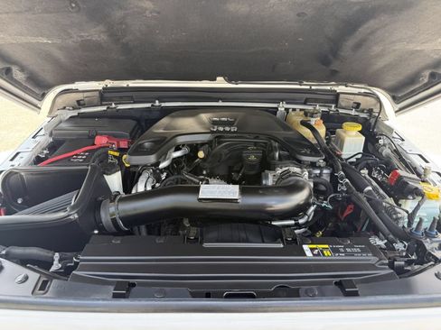 Used 2020 Jeep Gladiator Rubicon AWD/4WD image 24