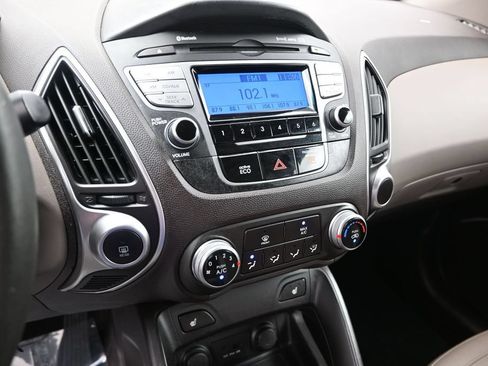 Used 2013 Hyundai Tucson GLS FWD image 19