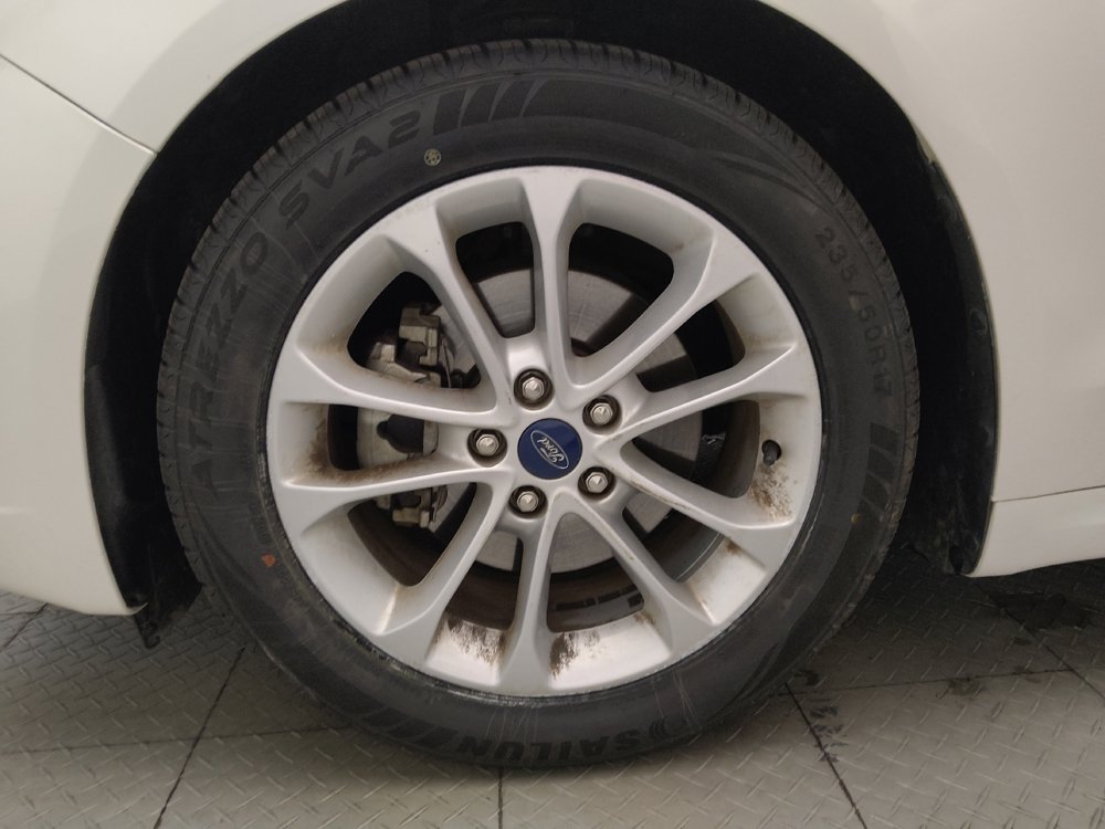 Used 2019 Ford Fusion SE FWD image 31