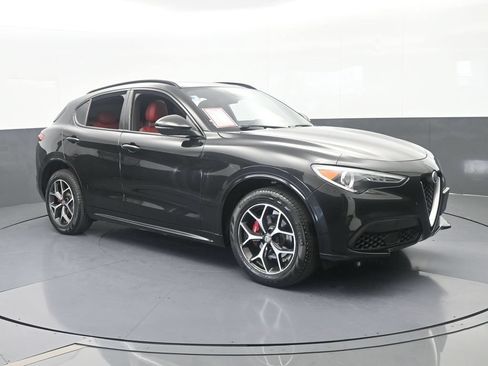 Used 2020 Alfa Romeo Stelvio Ti Sport w/ Quick Order Package 22S Sport AWD/4WD image 8